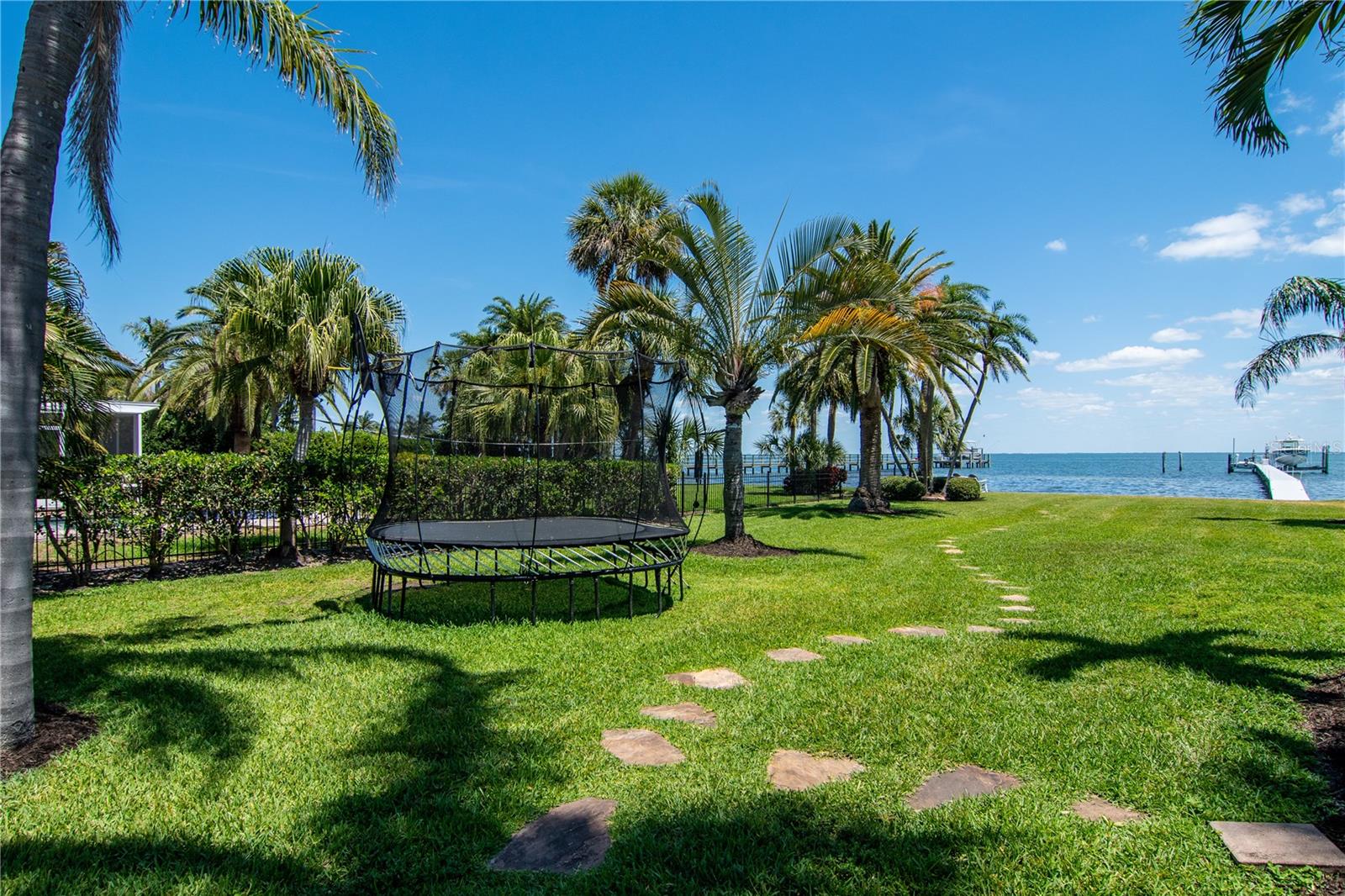 BAHAMA BEACH REP - Residential