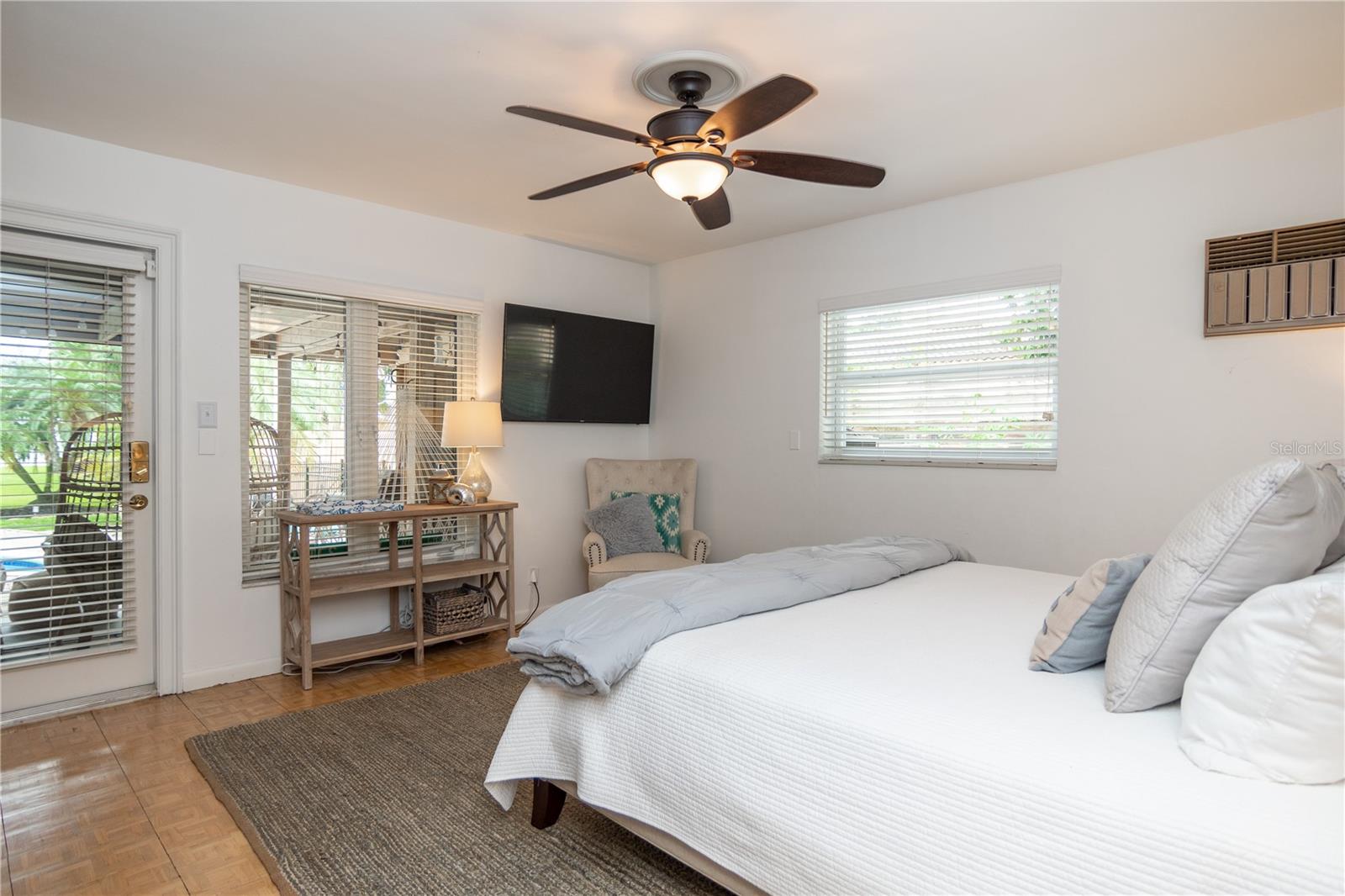 BAHAMA BEACH REP - Residential