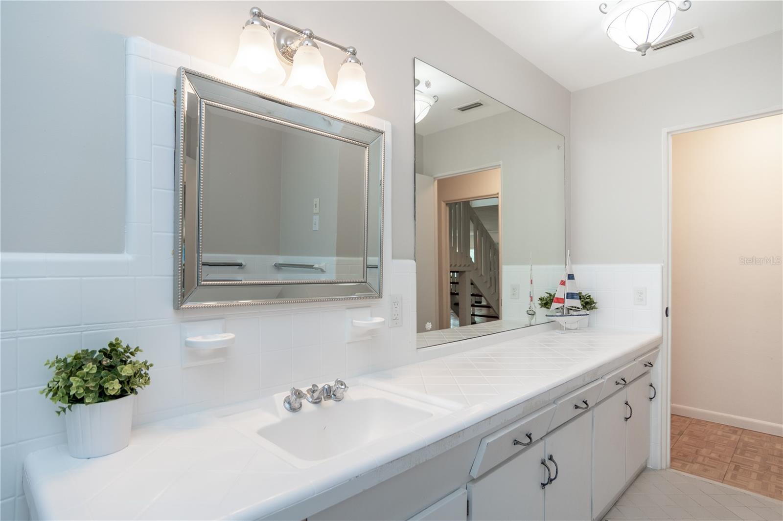 BAHAMA BEACH REP - Residential