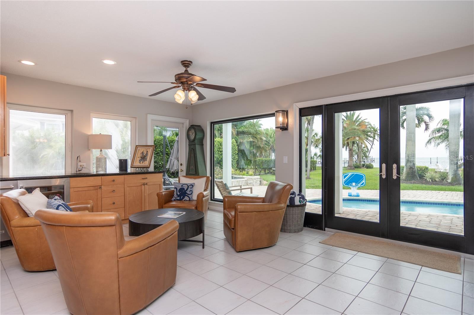 BAHAMA BEACH REP - Residential