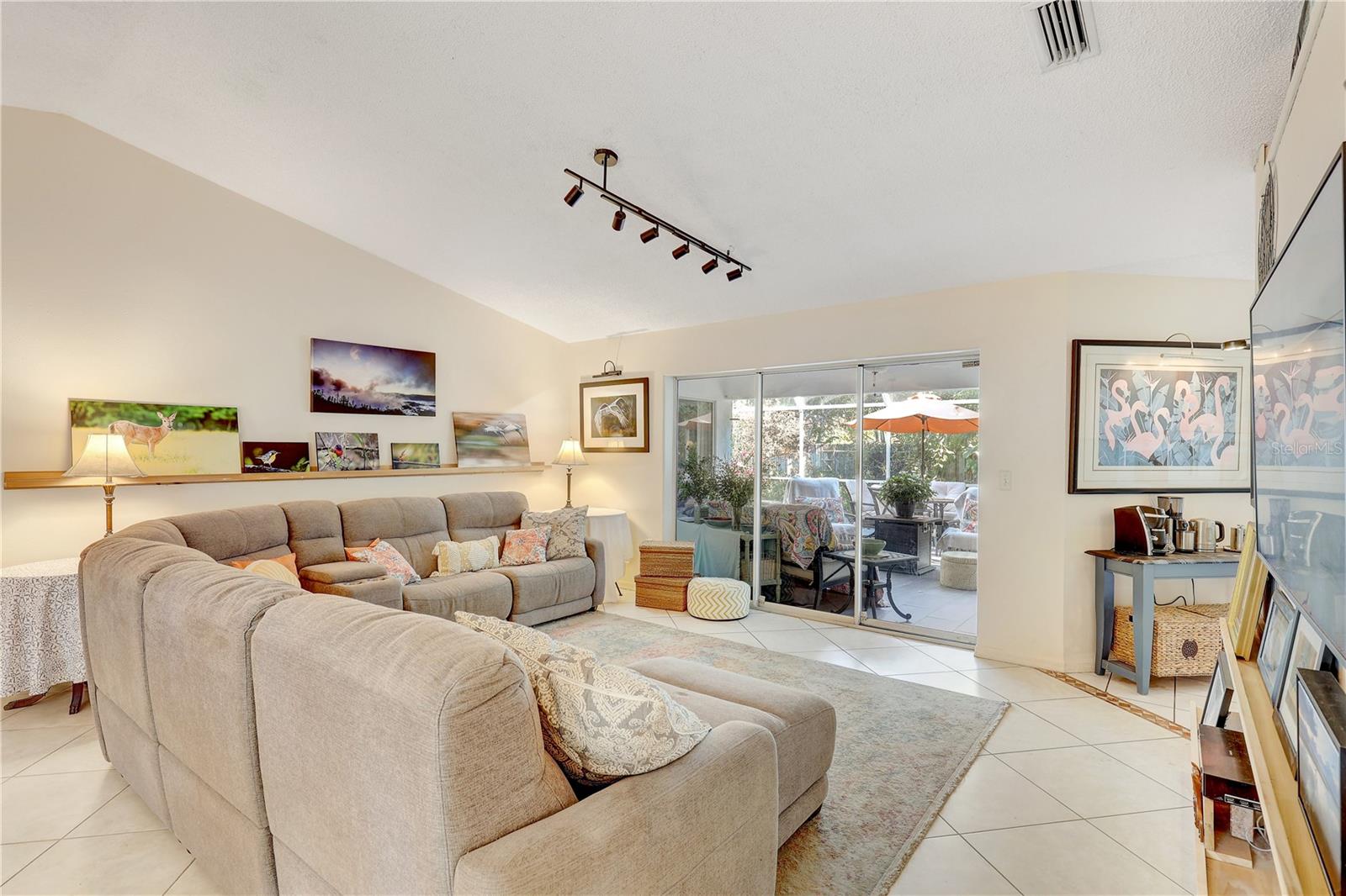 LAKE SARASOTA - Residential