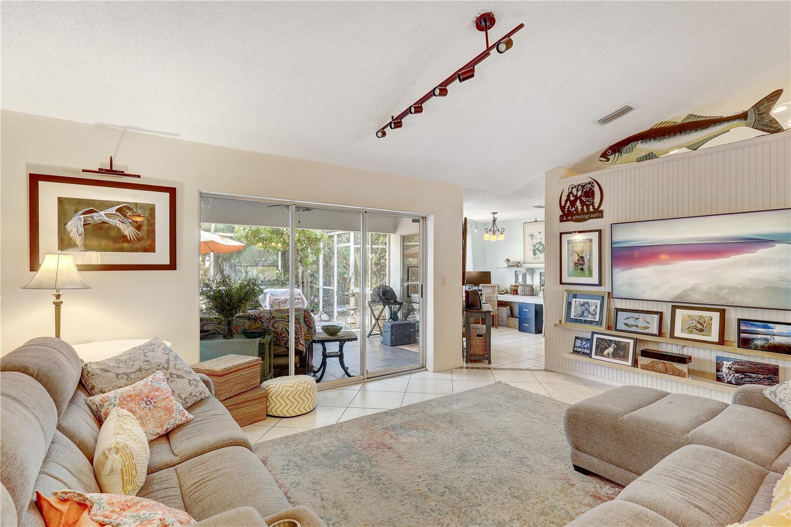 LAKE SARASOTA - Residential