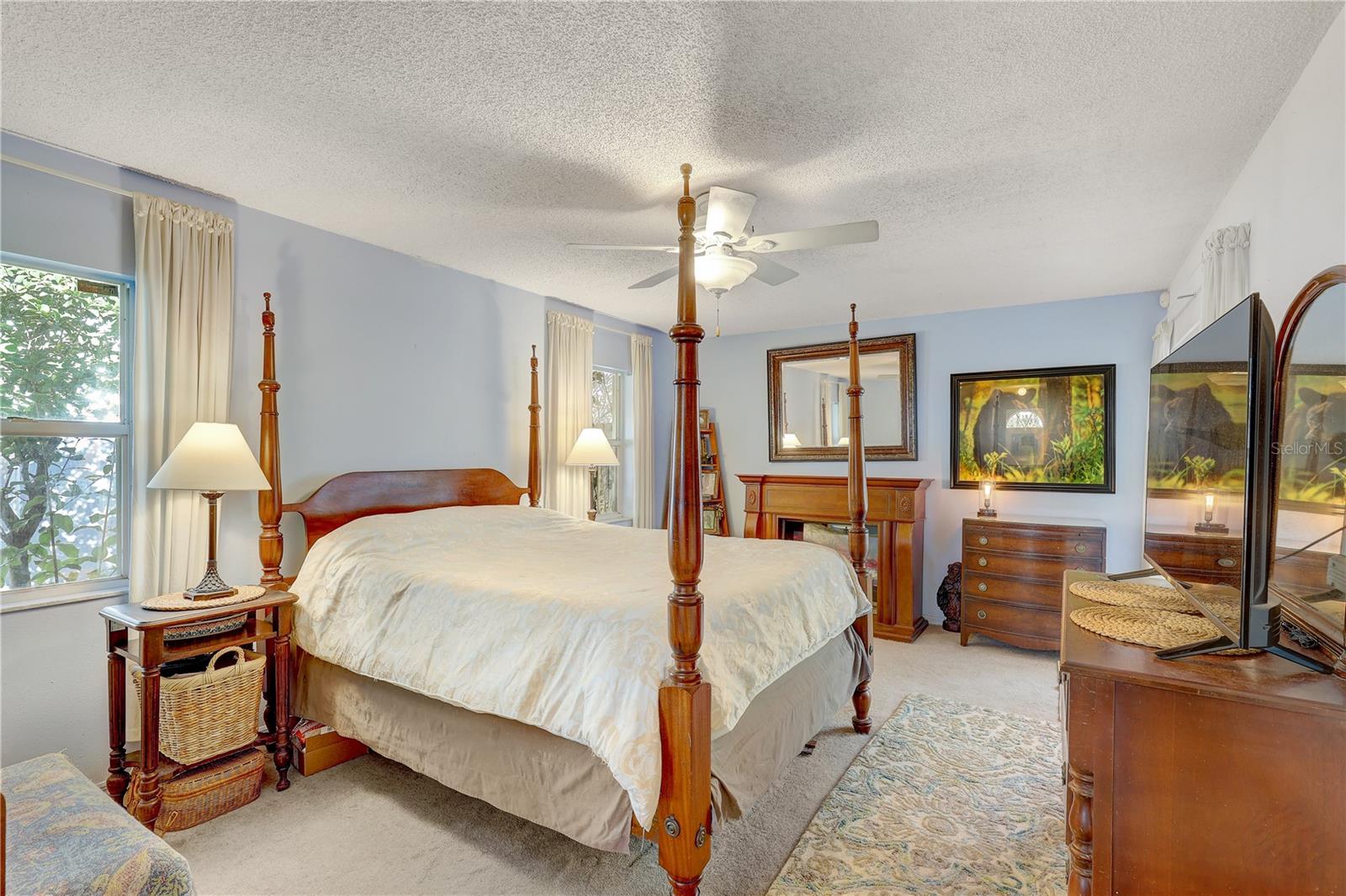 LAKE SARASOTA - Residential