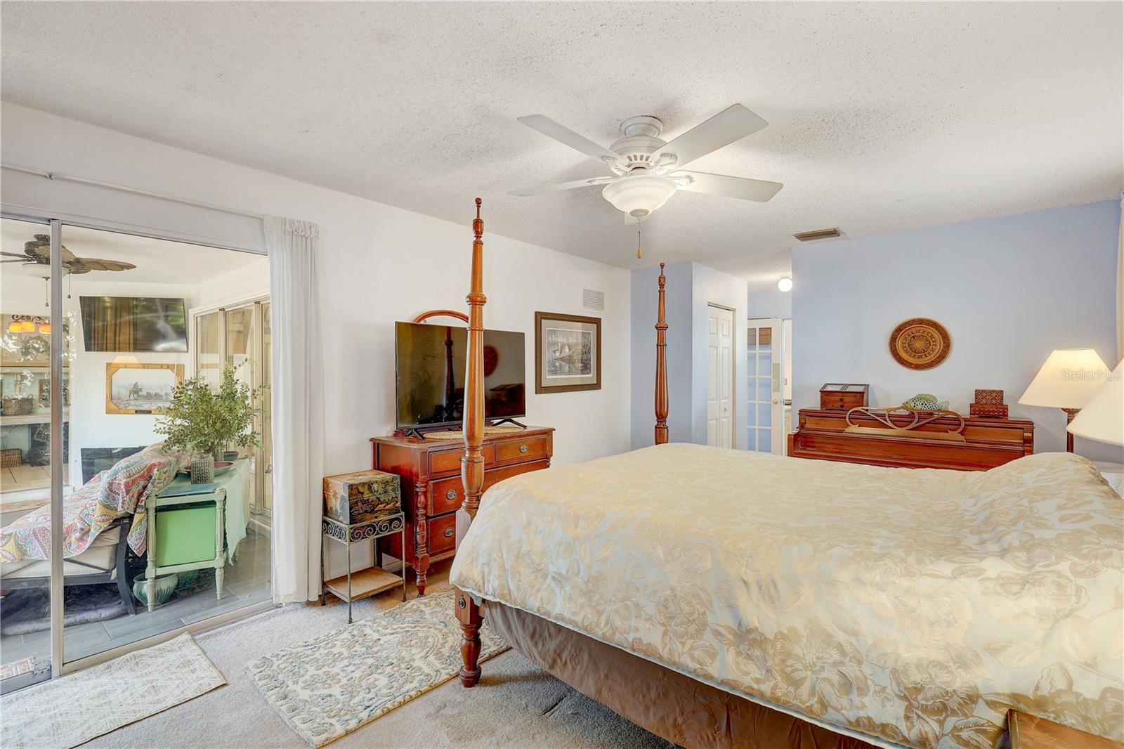 LAKE SARASOTA - Residential