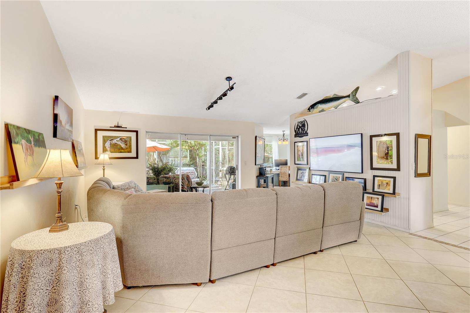 LAKE SARASOTA - Residential