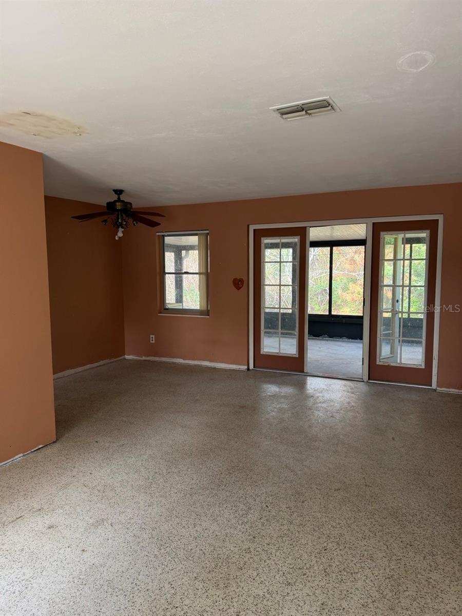 120 N FAIRFAX AVENUE