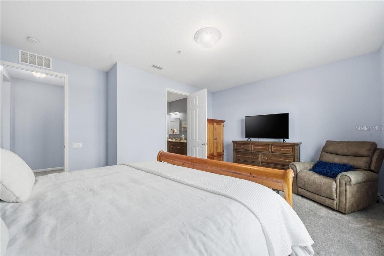 MONTEREY AT LAKE SEMINOLE CONDO - Residential