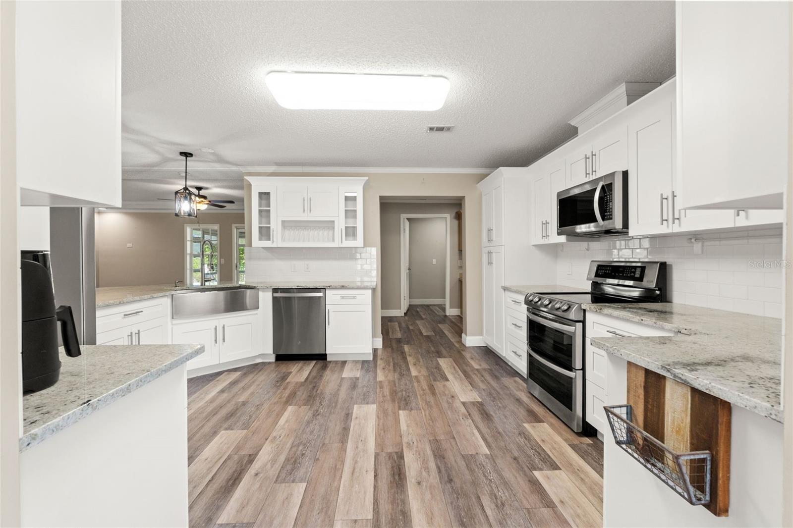 LAKE MAGNOLIA ESTATES - Residential