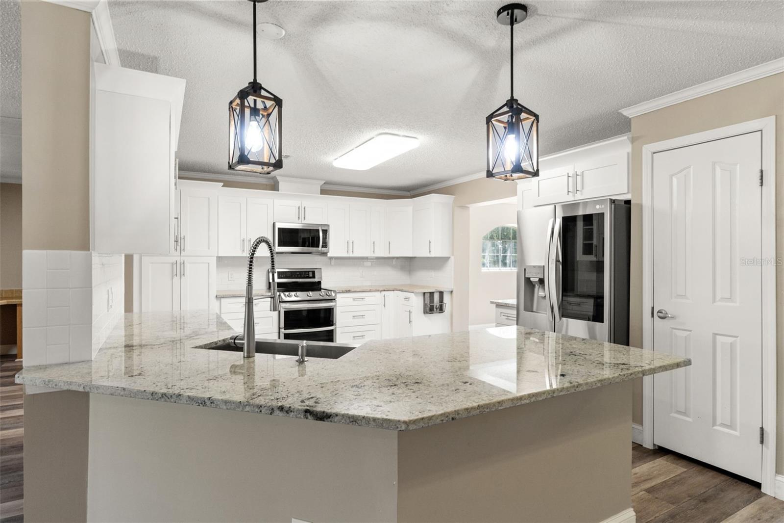 LAKE MAGNOLIA ESTATES - Residential