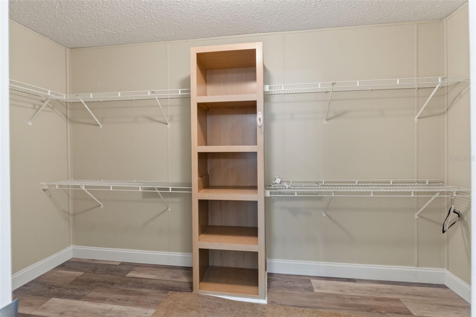 LAKE MAGNOLIA ESTATES - Residential