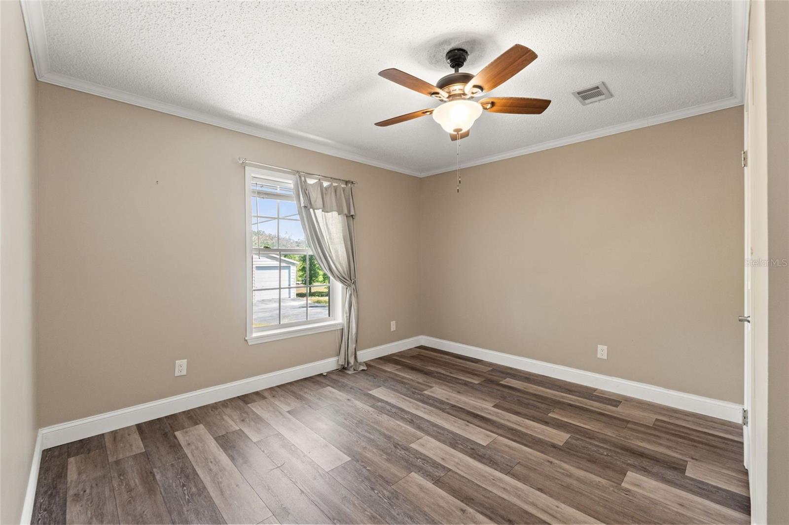 LAKE MAGNOLIA ESTATES - Residential