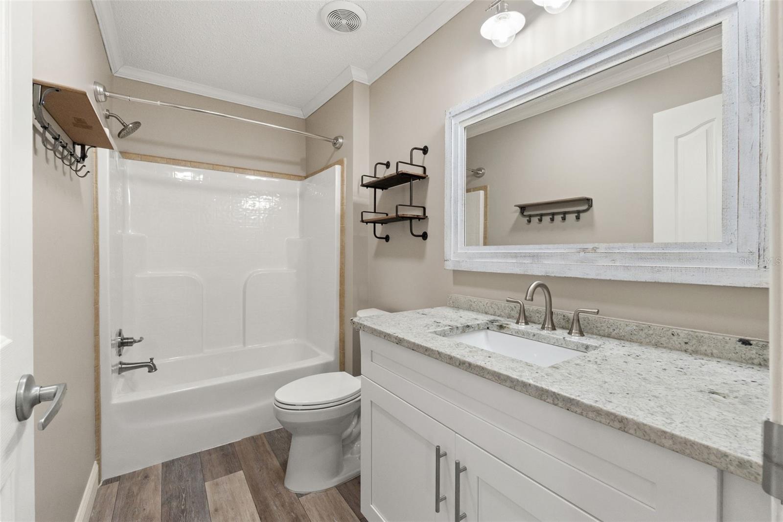 LAKE MAGNOLIA ESTATES - Residential