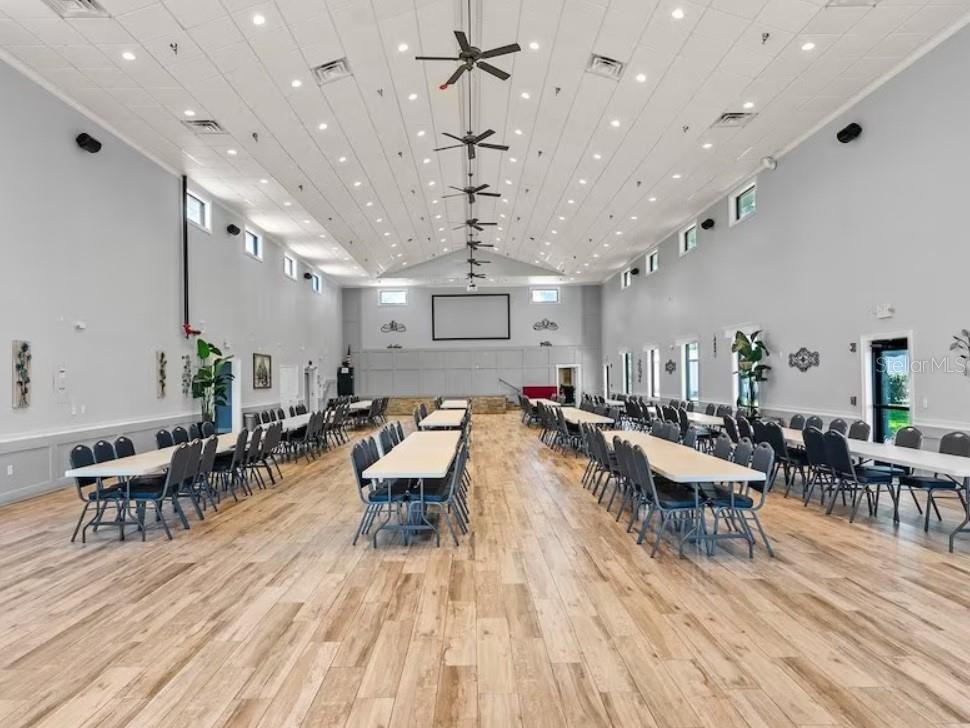 THE LANDING AT THE LAKE HENRY - Residential