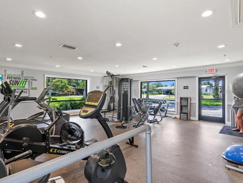 THE LANDING AT THE LAKE HENRY - Residential