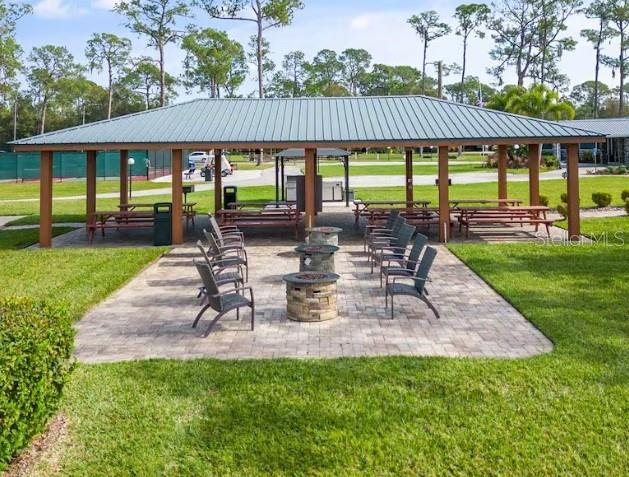 THE LANDING AT THE LAKE HENRY - Residential