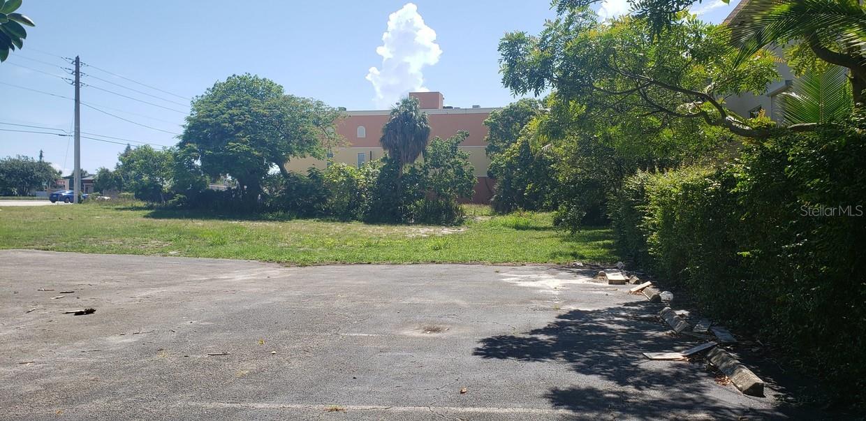 ROBERT A BROWN 177-87 B - Land