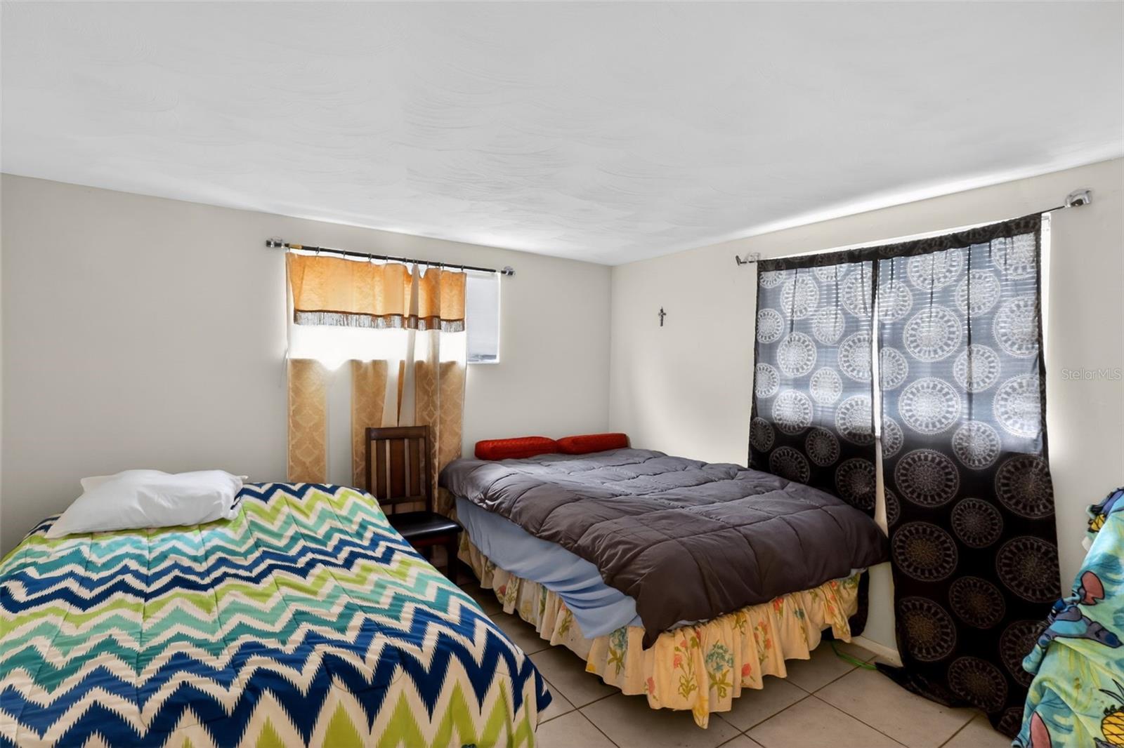 COLONIAL HILLS - Residential