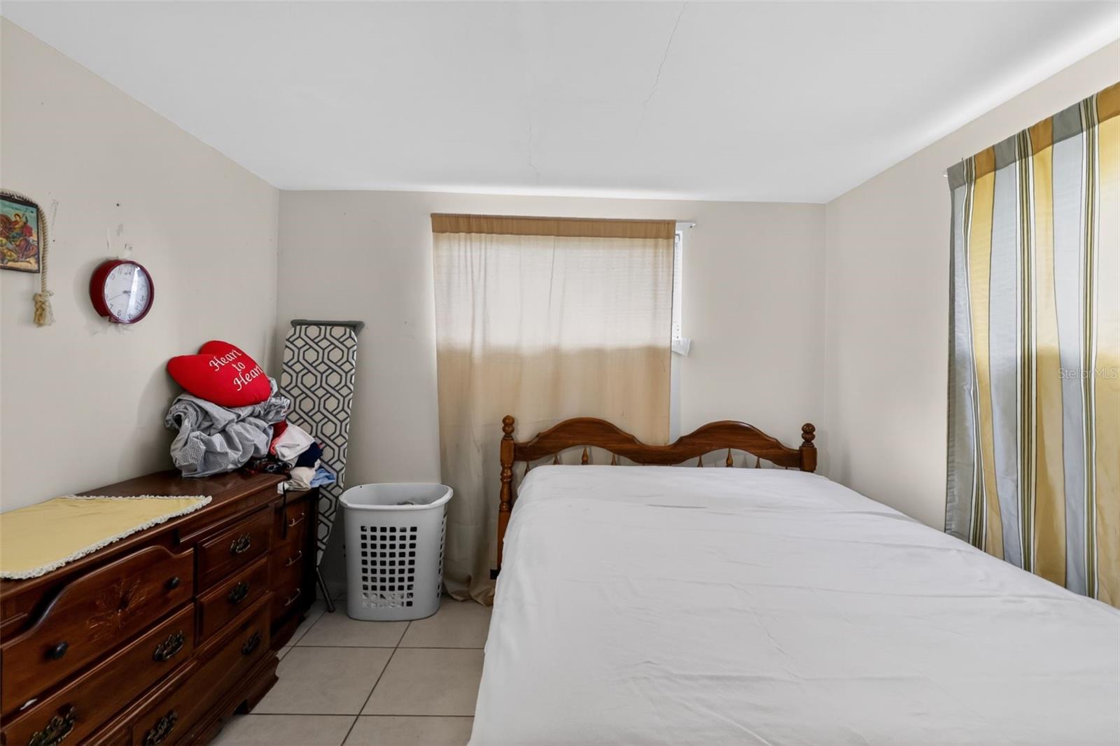 COLONIAL HILLS - Residential