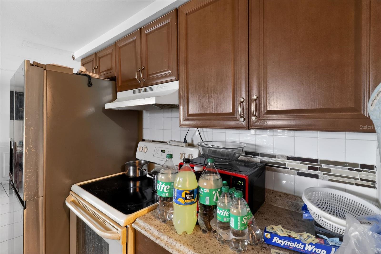 COLONIAL HILLS - Residential