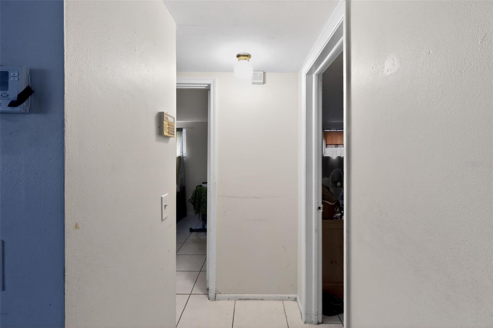 COLONIAL HILLS - Residential