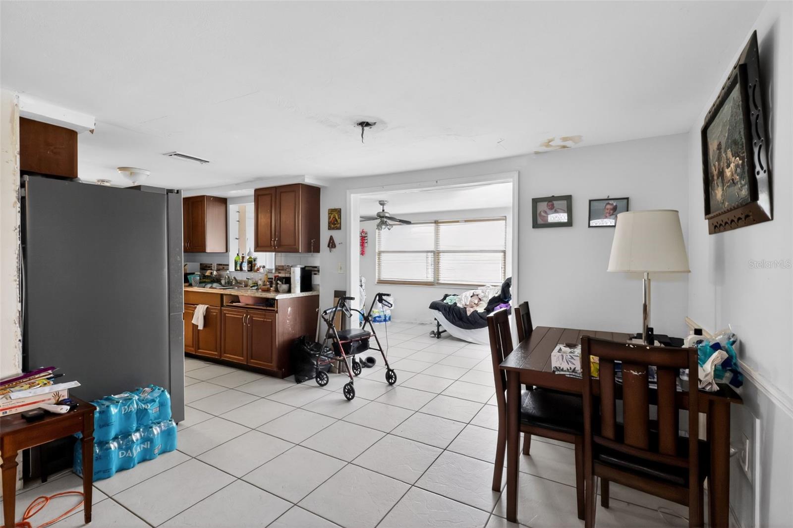 COLONIAL HILLS - Residential