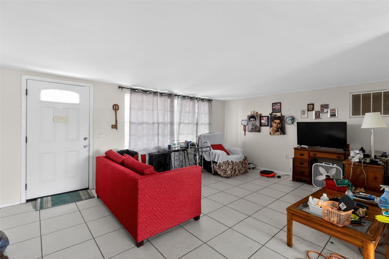 COLONIAL HILLS - Residential