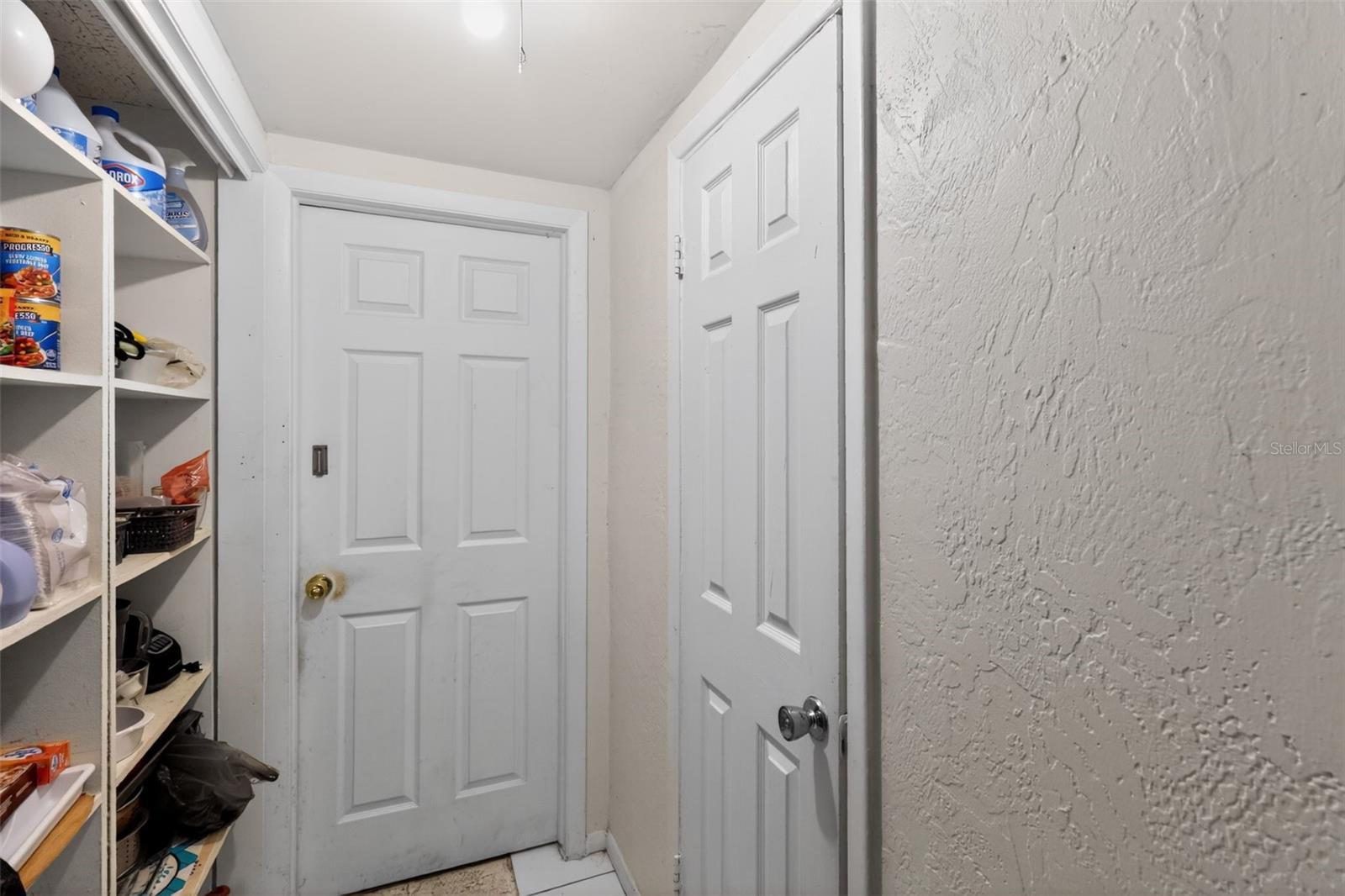 COLONIAL HILLS - Residential