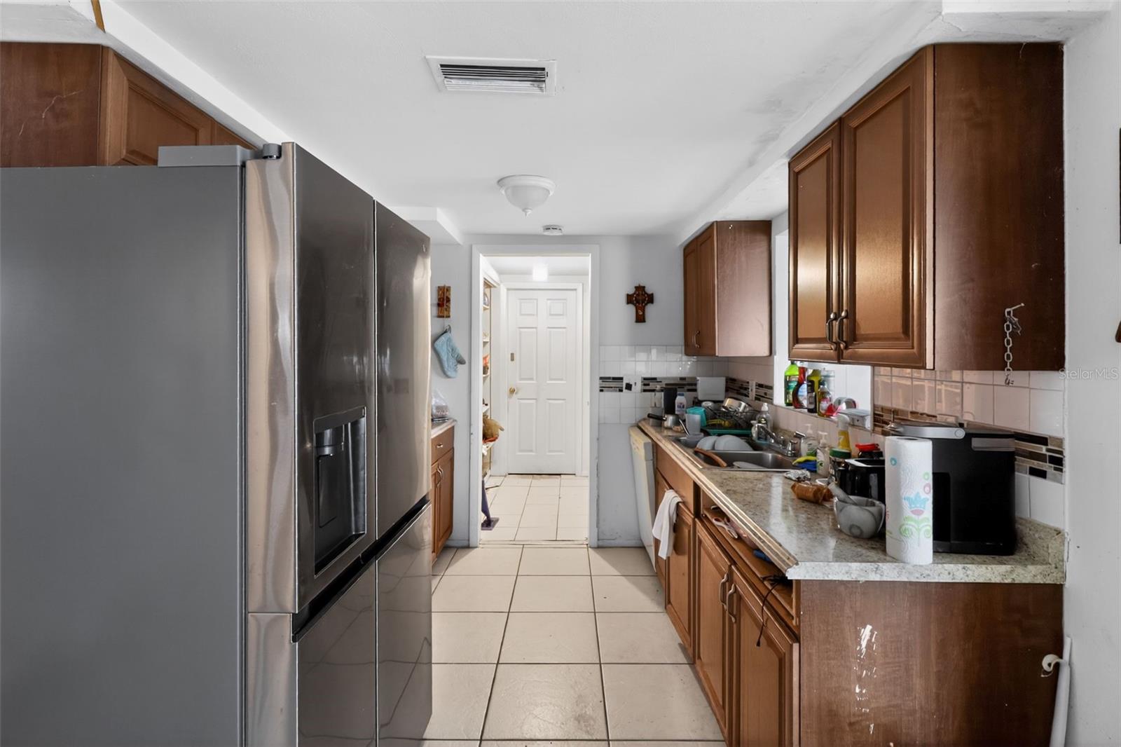 COLONIAL HILLS - Residential