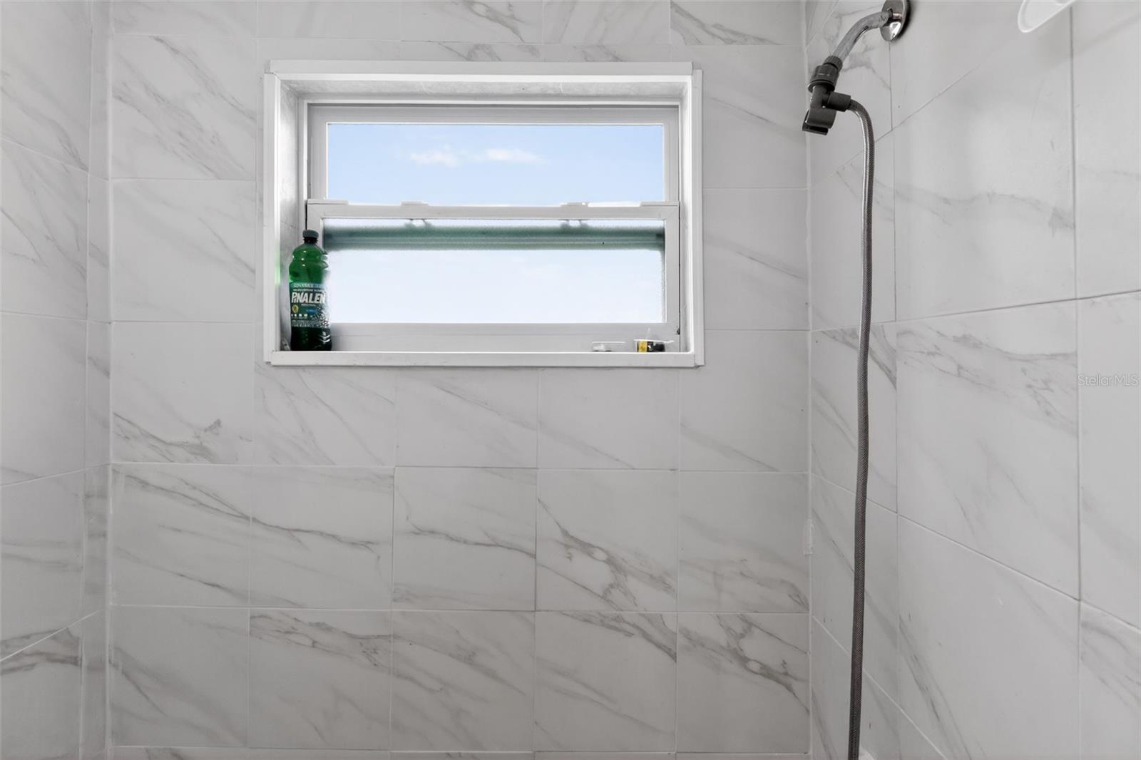 COLONIAL HILLS - Residential