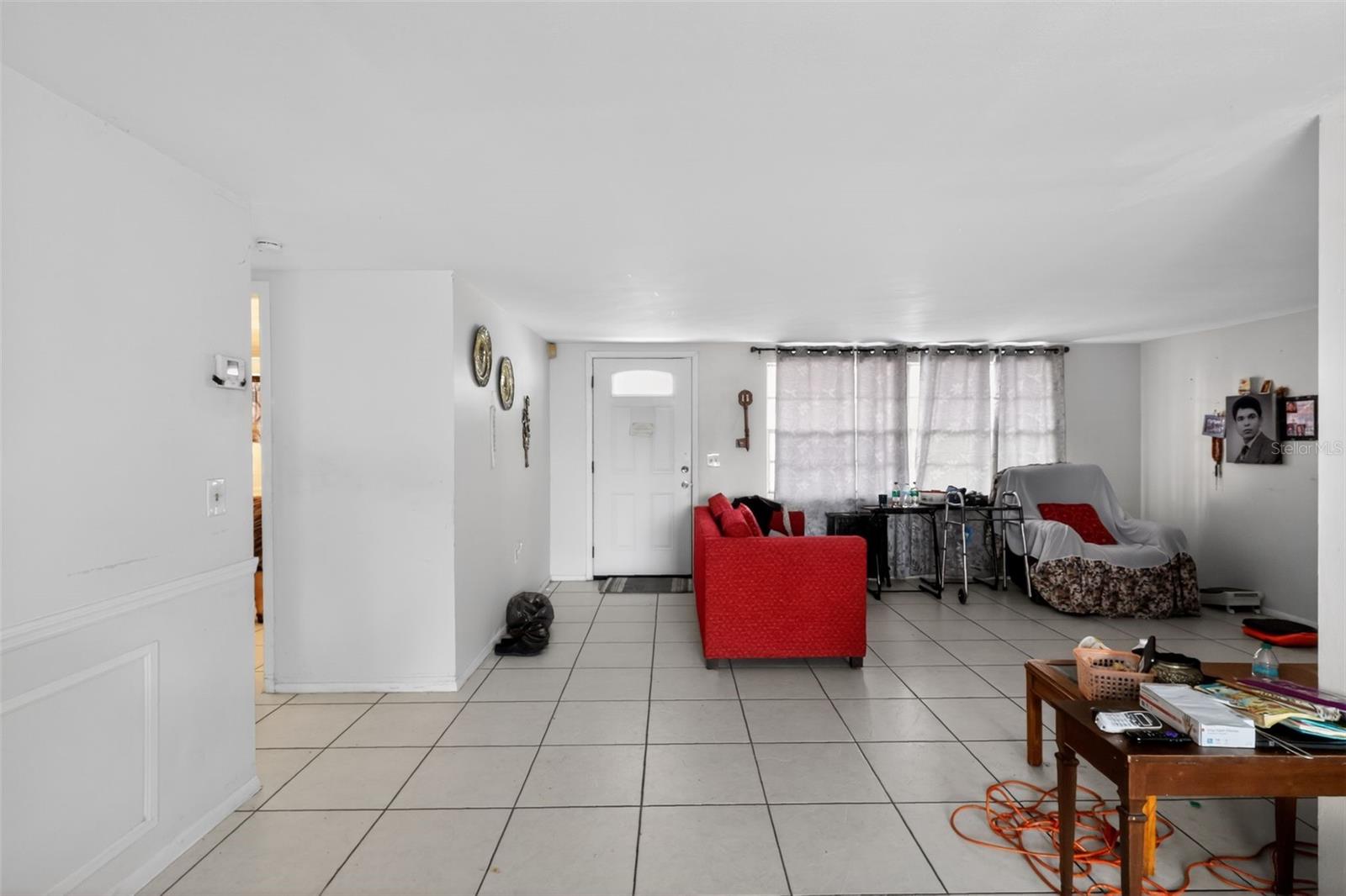 COLONIAL HILLS - Residential