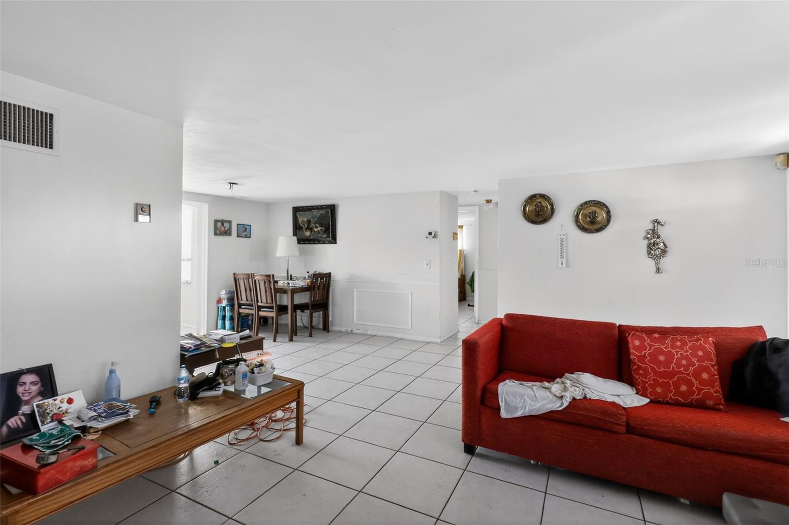 COLONIAL HILLS - Residential