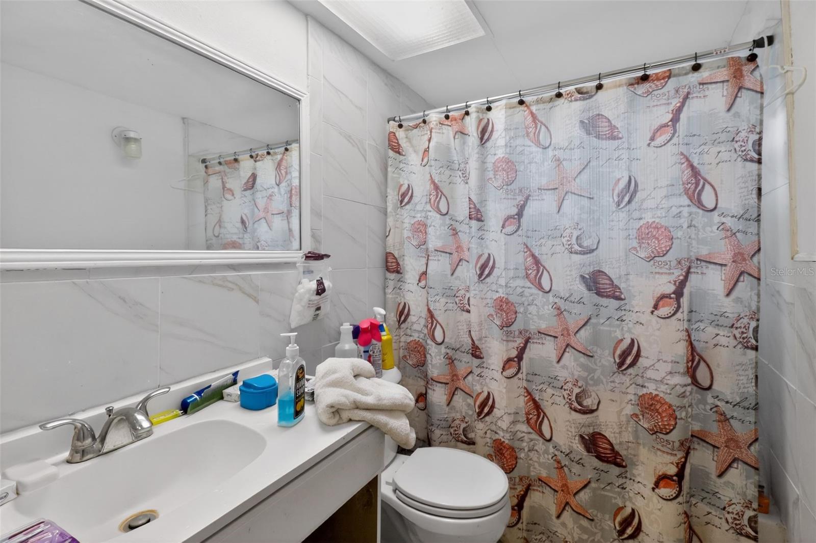 COLONIAL HILLS - Residential