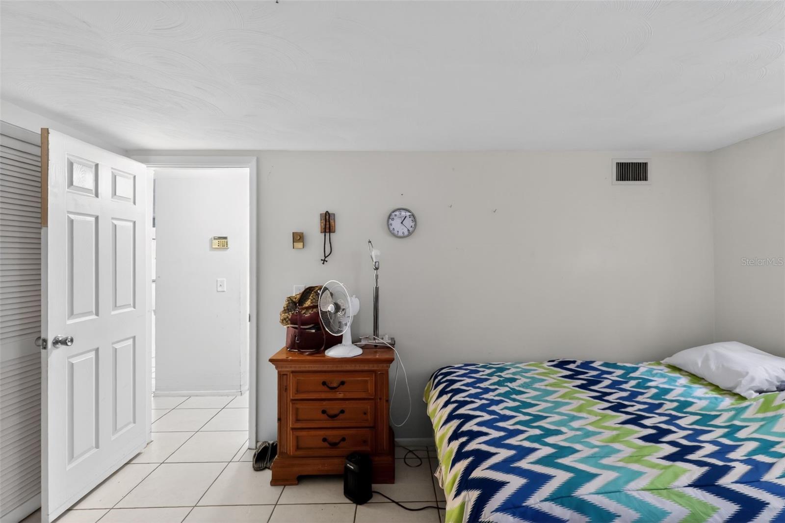 COLONIAL HILLS - Residential