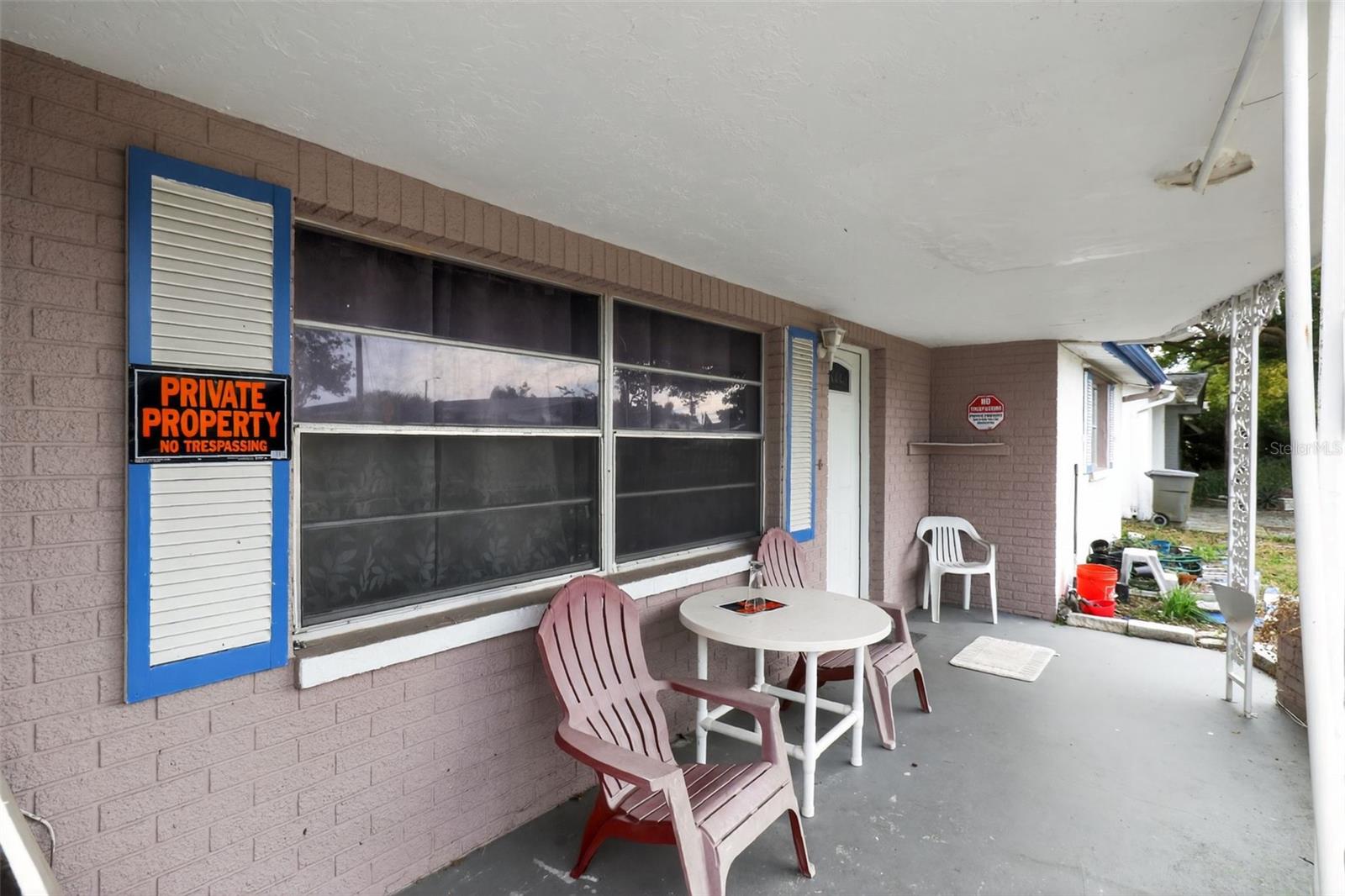 COLONIAL HILLS - Residential