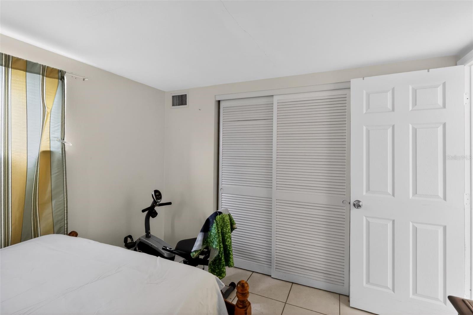 COLONIAL HILLS - Residential