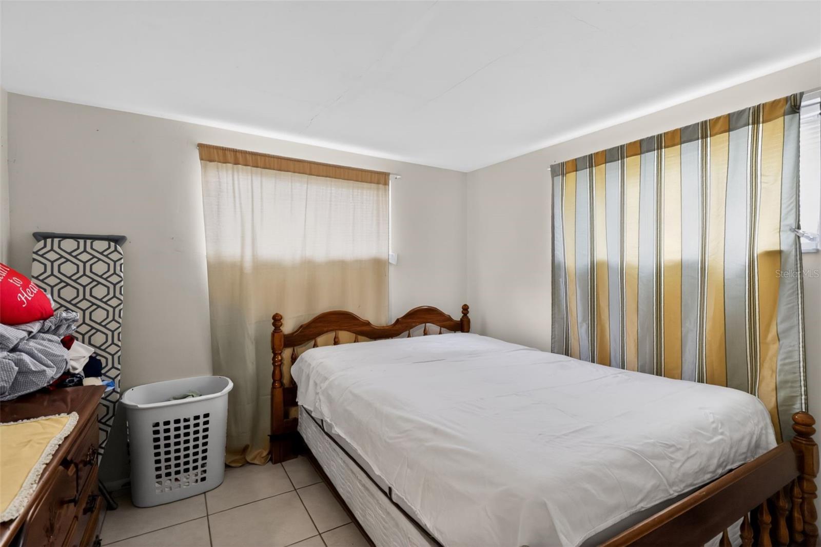 COLONIAL HILLS - Residential