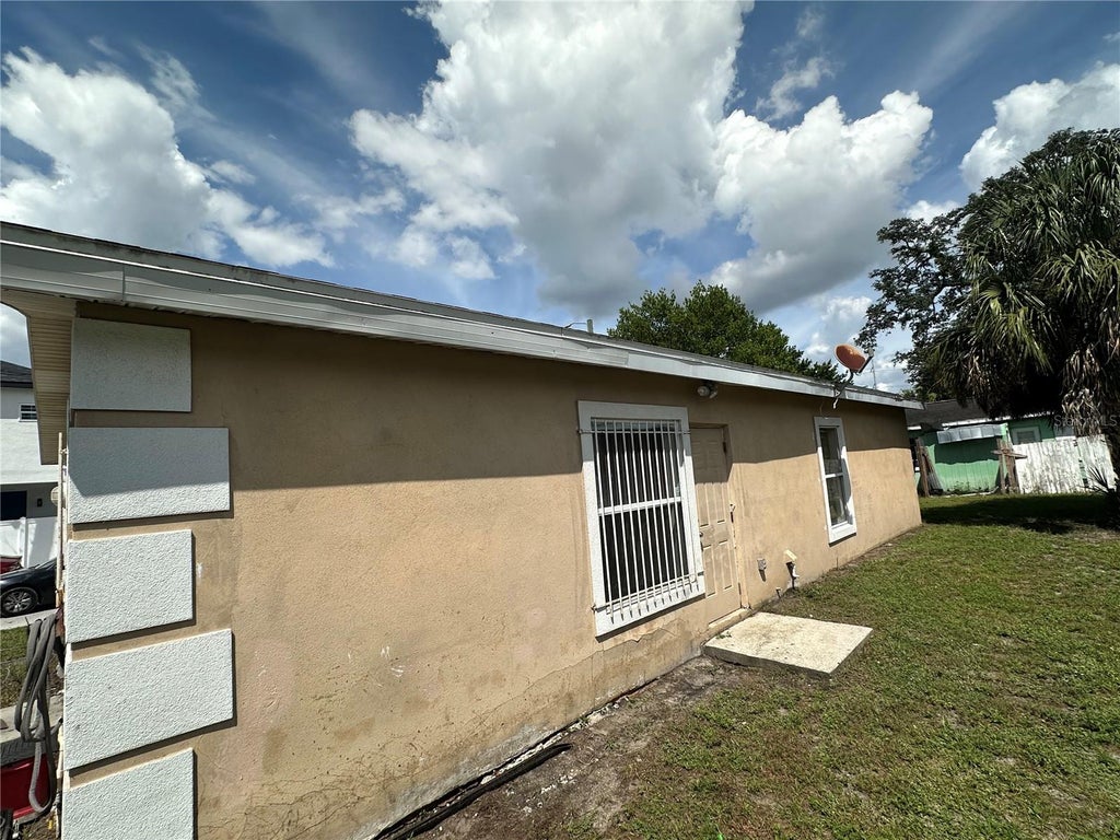 Photo of 2305 E 28th Avenue, Tampa, FL 33605 (MLS # TB8545791)