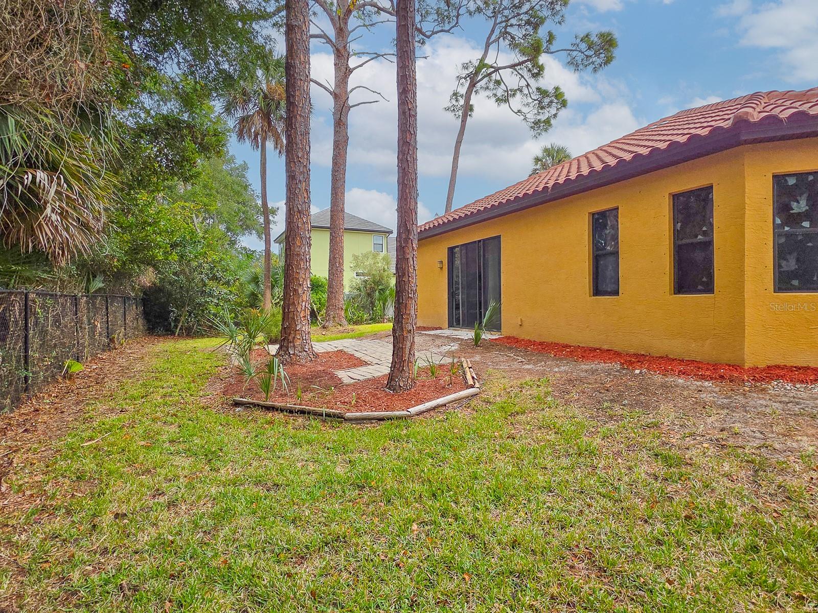 RIVER OAKS IN THE HAMMOCK - Residential