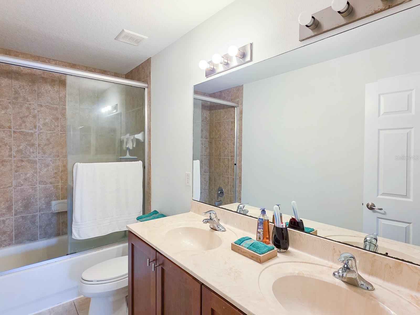 RIVER OAKS IN THE HAMMOCK - Residential