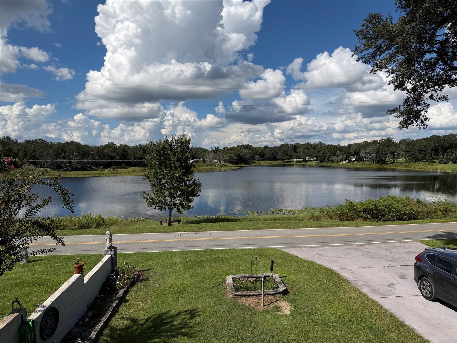 521 E MIRROR LAKE DRIVE