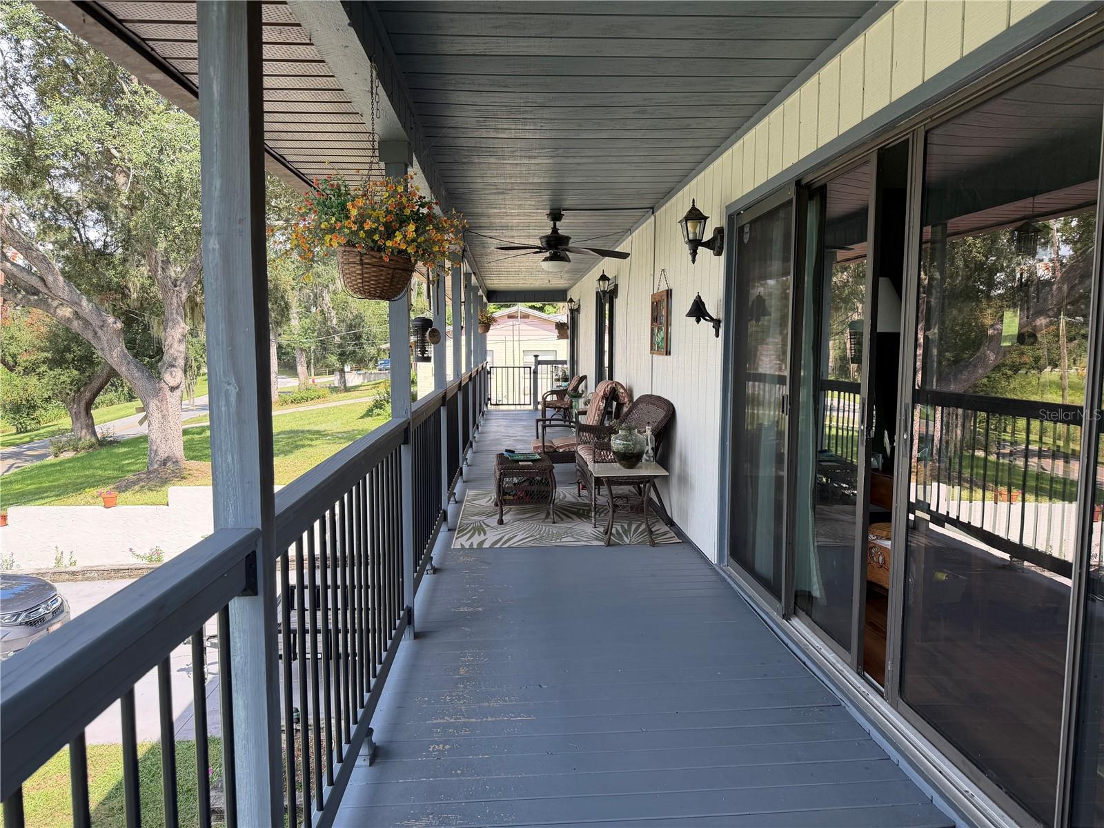 521 E MIRROR LAKE DRIVE