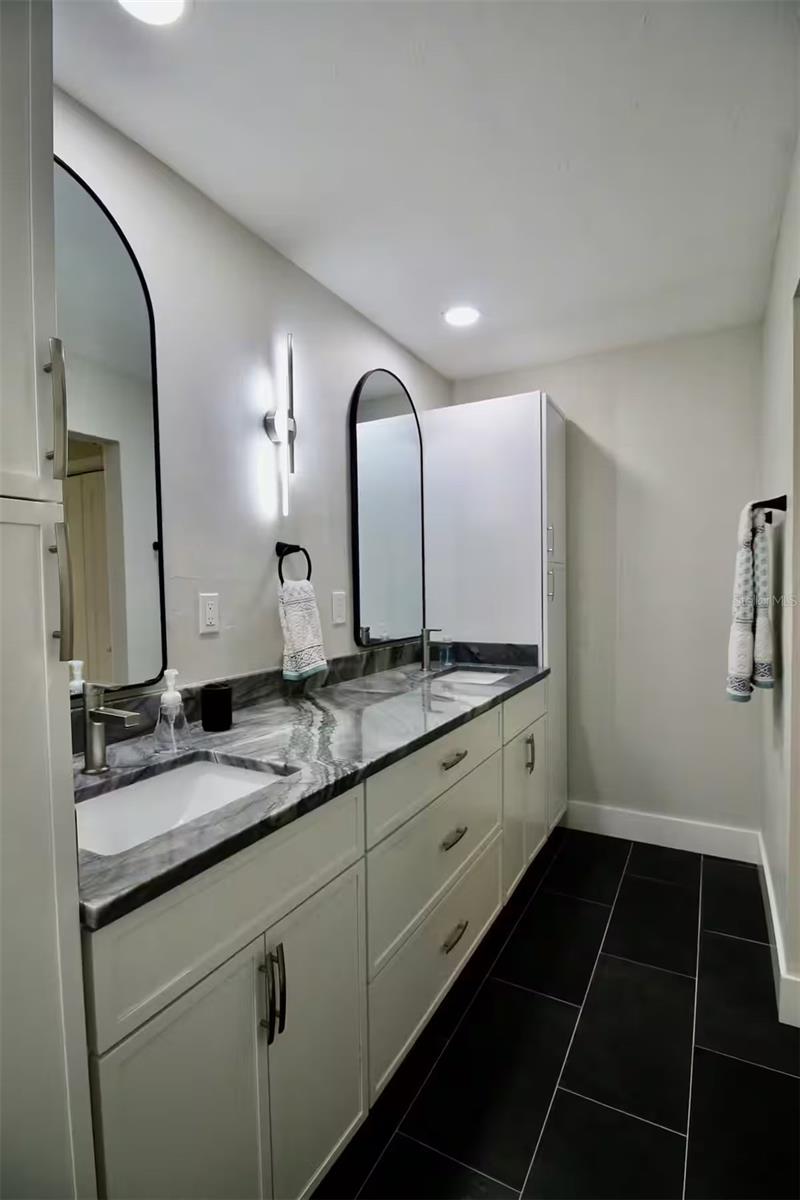 SOUTH GATE - Residential Income