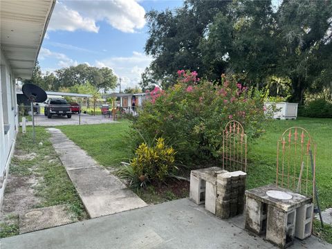 A home in LAKELAND