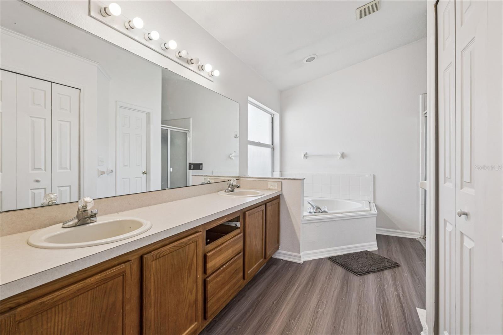 COUNTRY RUNA - Residential