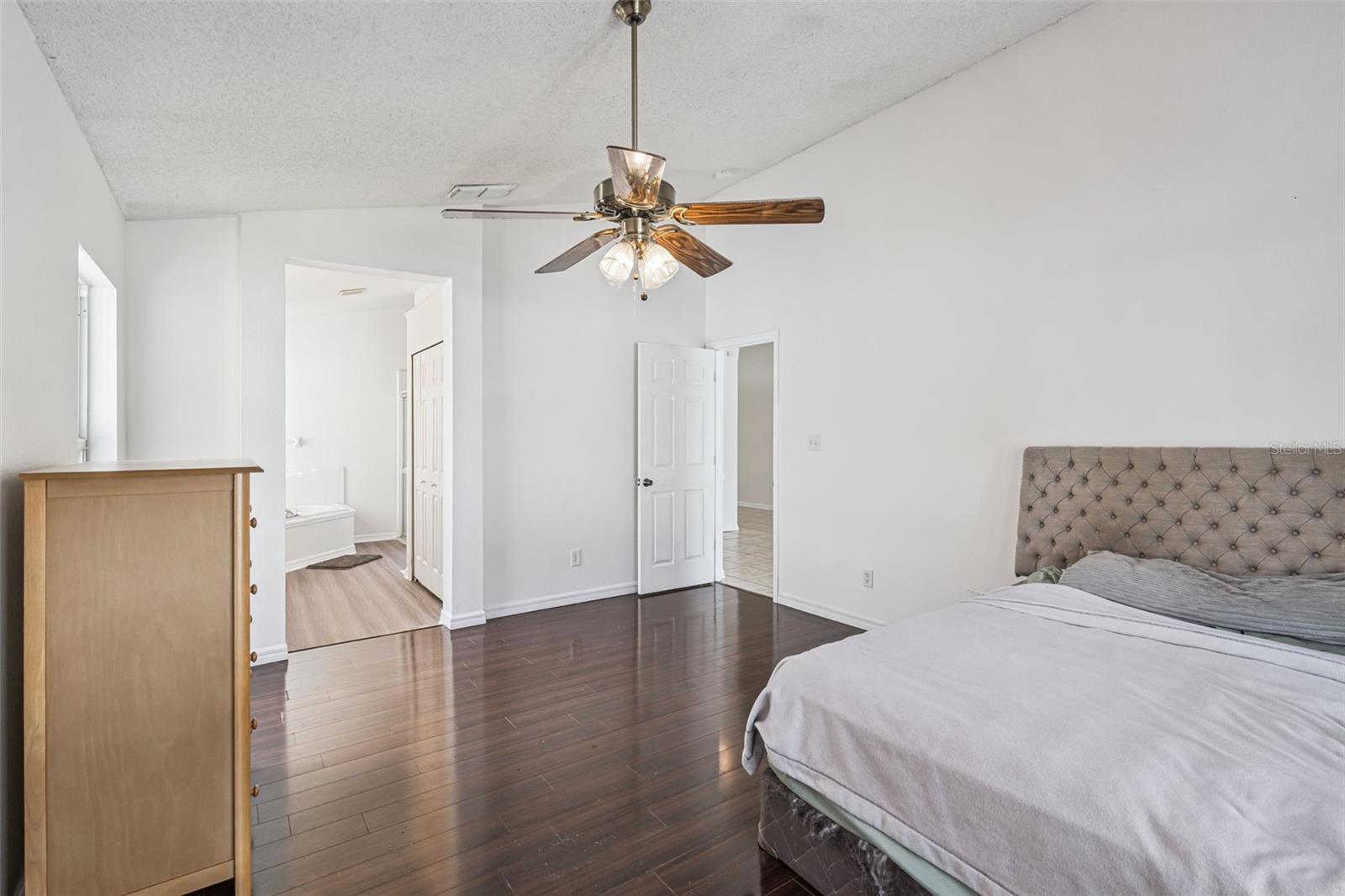 COUNTRY RUNA - Residential