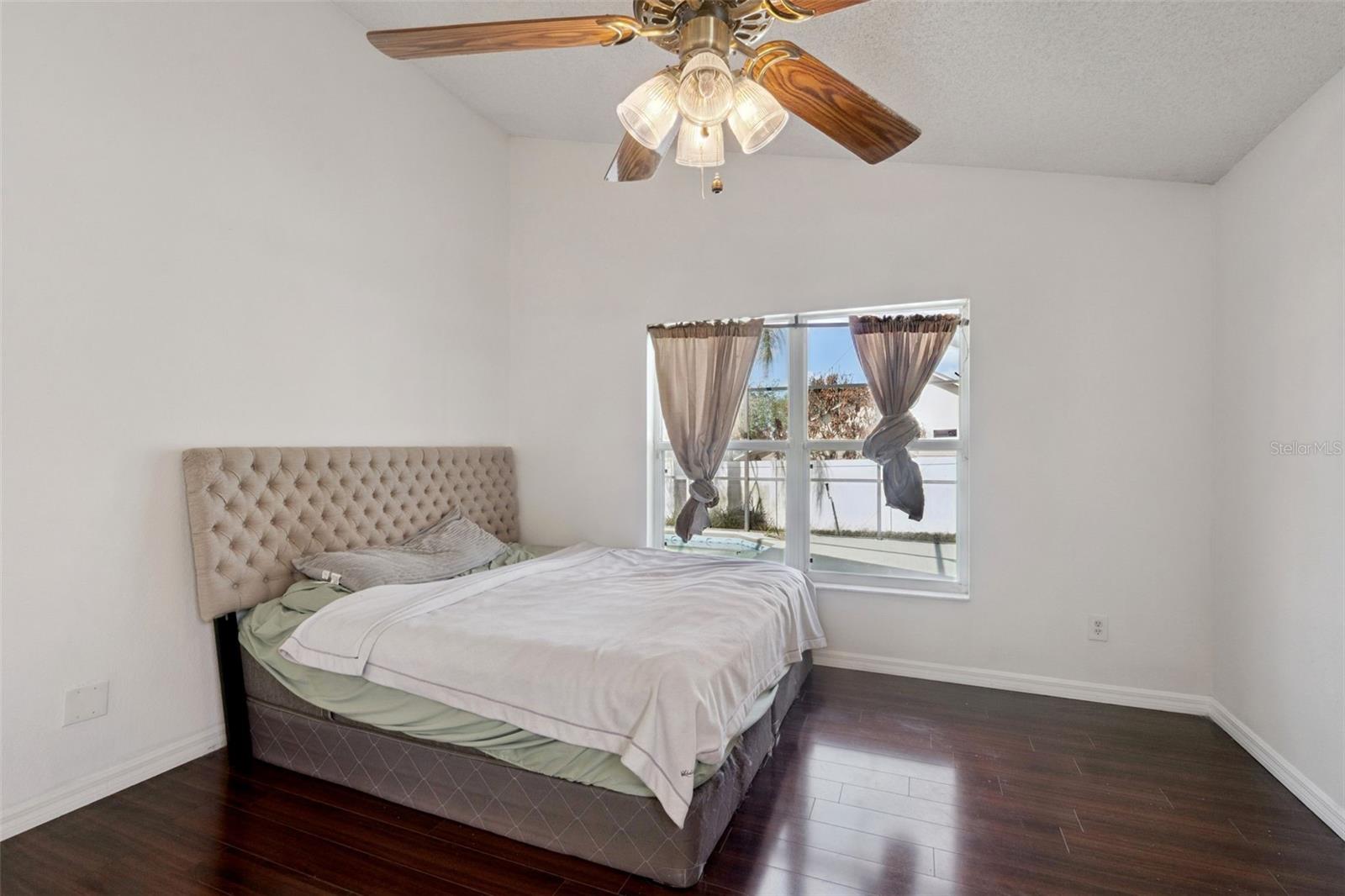 COUNTRY RUNA - Residential