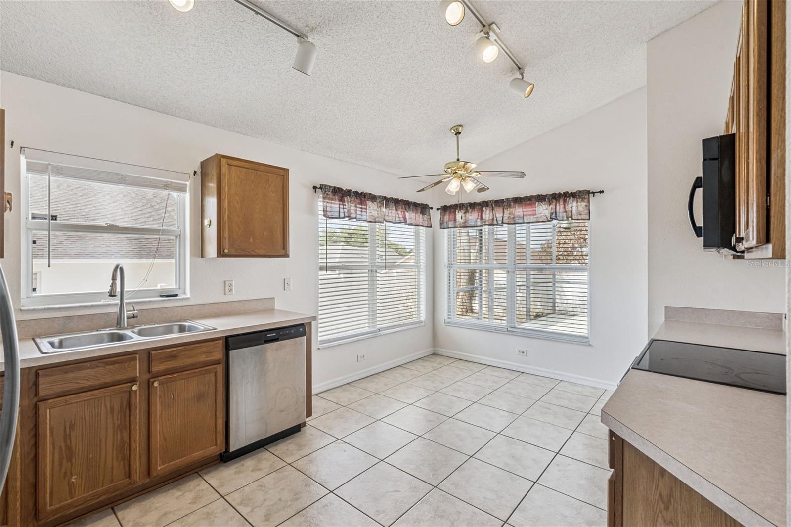 COUNTRY RUNA - Residential