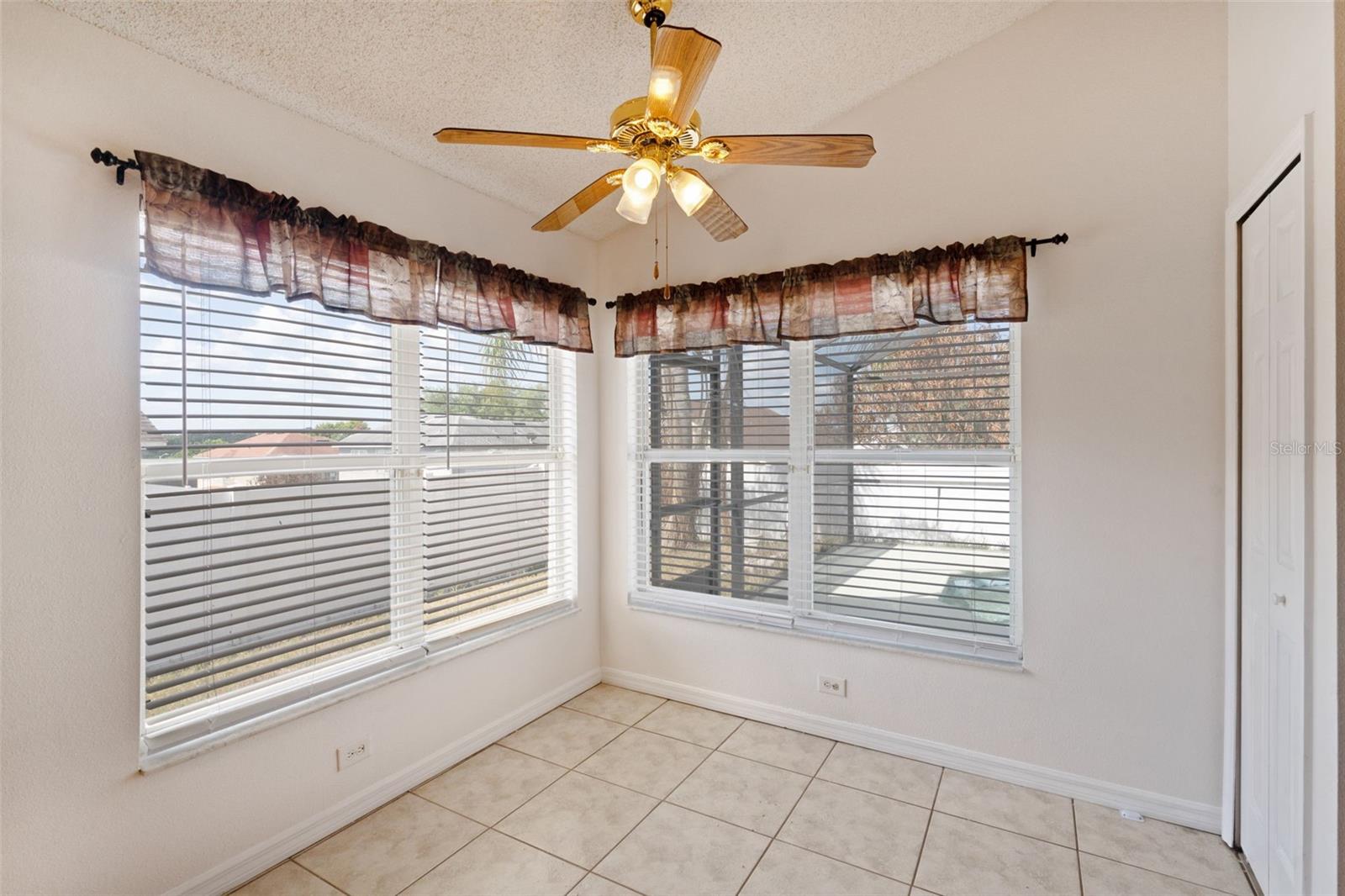 COUNTRY RUNA - Residential