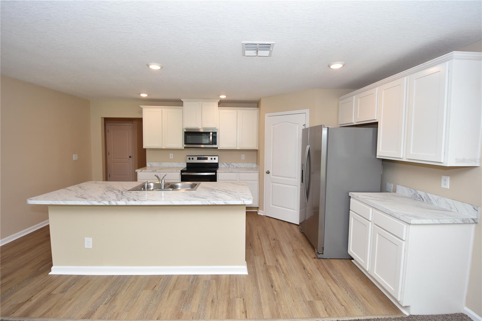 PINE GROVE - Residential Lease
