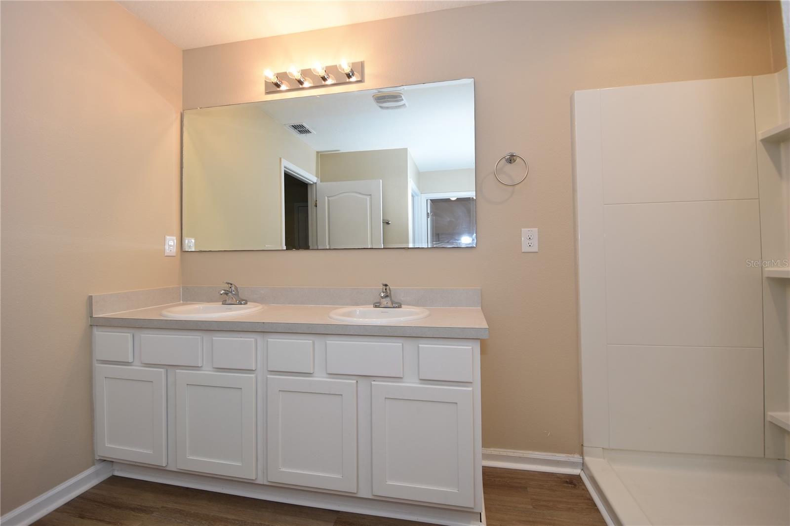 PINE GROVE - Residential Lease